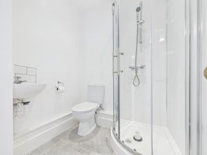 Ensuite- click for photo gallery